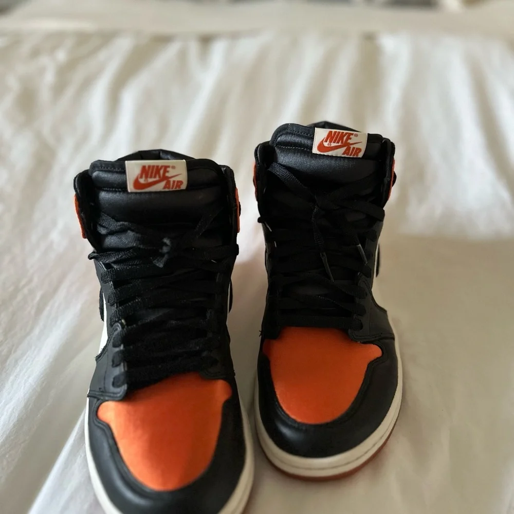 Jordan 1 Satin Shatterboard sneakers